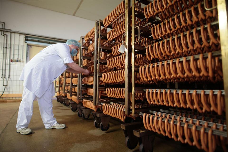 Die Produkte des Unternehmens können weiter gekauft werden. (Archivbild)Matthias Bein/dpa