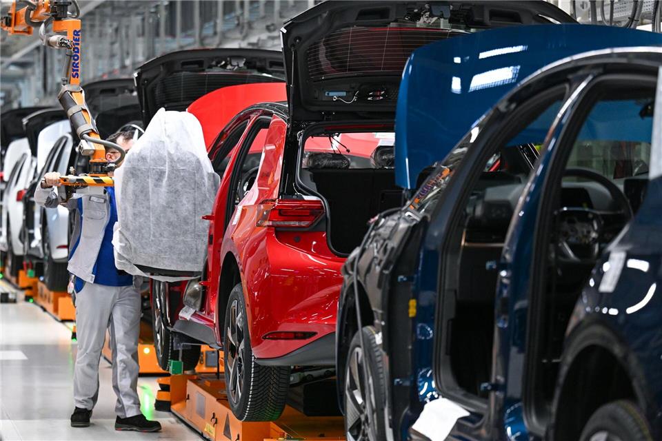 VW: Chipversorgung auch kommende Woche gesichert  Die Produktion bei VW läuft auch nächste Woche weiter. (Archivbild)Hendrik Schmidt/dpa