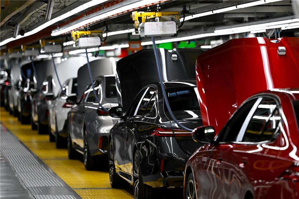 Die Produktion der Autoindustrie zieht an. Sven Hoppe/dpa