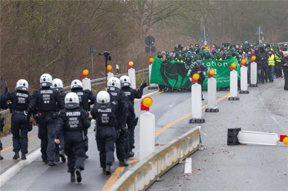 Die Proteste gegen die Gründung einer neuen AfD-Jugendorganisation in Gießen beschäftigen auch die Staatsanwaltschaft der mittelhessischen Stadt. (Foto Archiv) Lando Hass/dpa
