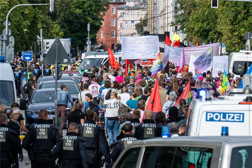 Die Proteste richten sich nicht nur gegen die IAA Mobility.Armin Weigel/dpa