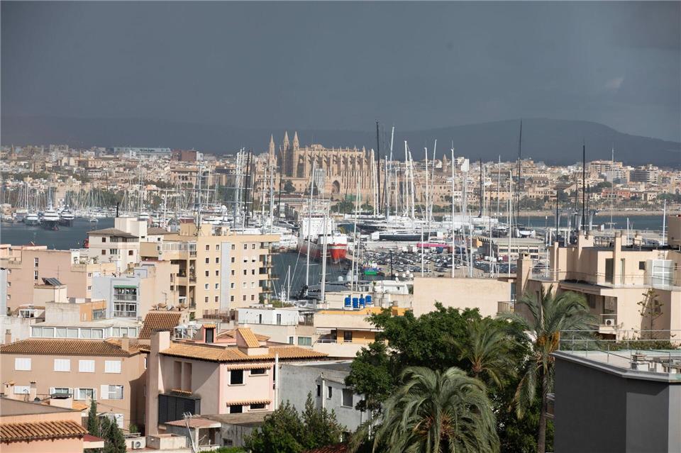 Die Prügelattacke ereignete sich in der Hauptstadt der Urlaubsinsel. (Archivfoto)Clara Margais/dpa