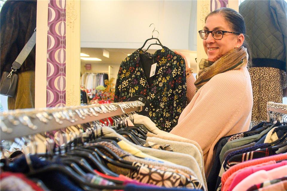 Die Qualität der Kleider sinkt seit Jahren – eine Folge der Fast-Fashion-Industrie, die den Markt mit billiger, aber kurzlebiger Ware überschwemmt. Klaus-Dietmar Gabbert/dpa