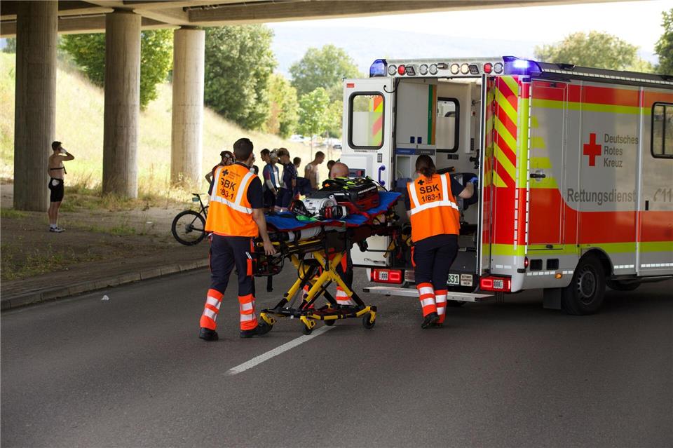 Massensturz beim Radrennen - Ermittler schalten sich ein Die Radrennveranstaltung wurde nach dem Massensturz abgebrochen.Andreas Maier/dpa