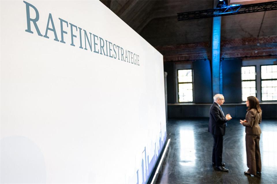 Die Raffineriestrategie soll im kommenden Jahr vorgelegt werden.Fabian Sommer/dpa
