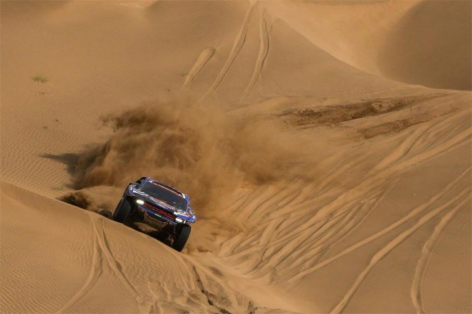 Die Rallye Dakar findet seit 2020 in Saudi-Arabien statt. (Archivbild)Thibault Camus/AP/dpa