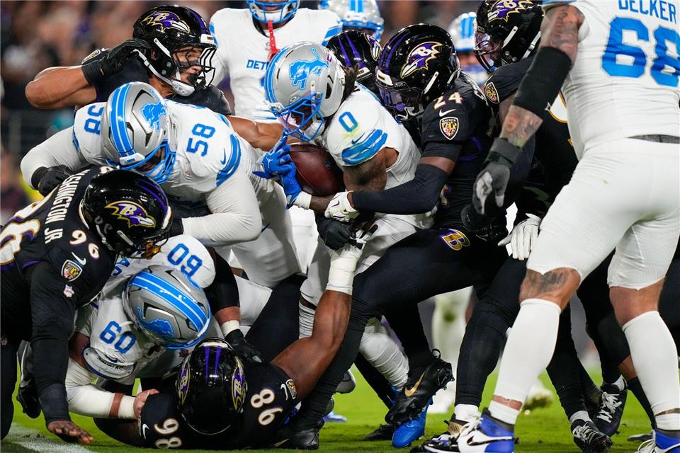 Die Ravens und Lions lieferten sich eine intensive Partie.Stephanie Scarbrough/AP/dpa