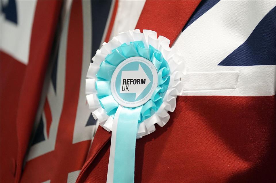Die Rechtspopulisten von Reform UK führen seit Monaten die Umfragen an. (Symbolbild)Joe Giddens/PA Wire/dpa