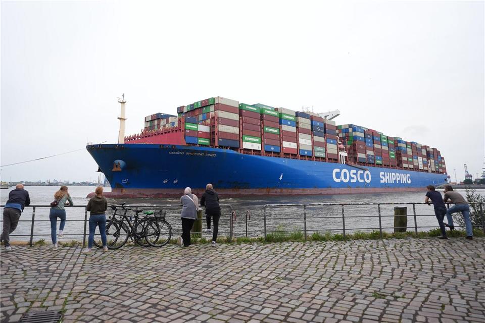 Die Reederei Cosco will die Spedition Konrad Zippel übernehmen. (Archivbild)Marcus Brandt/dpa