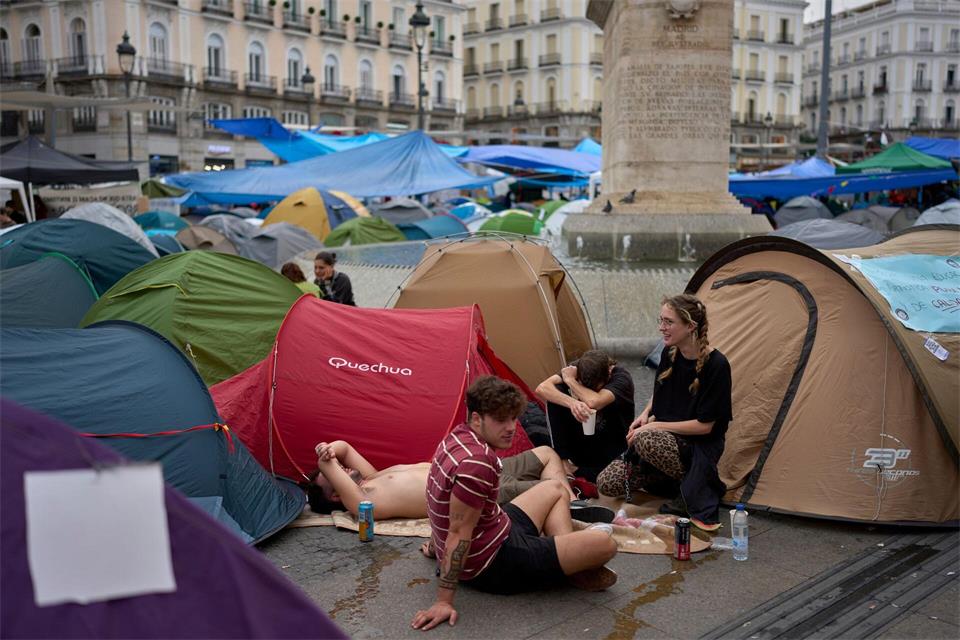 Die Regierung in Madrid reagierte schnell auf die landesweite Empörung.Manu Fernandez/AP/dpa