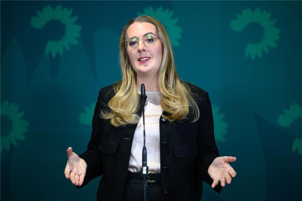 Die Regierung muss jetzt etwas für den Hitzeschutz tun, fordert die Grünen-Fraktionschefin Katharina Dröge. (Archivbild)Hendrik Schmidt/dpa