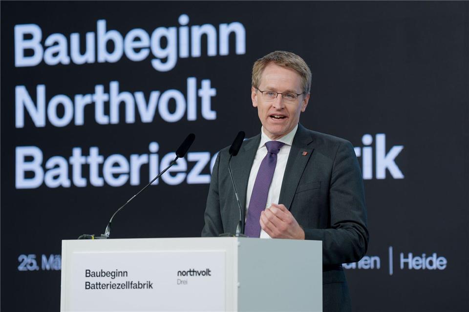Die Regierung von Daniel Günther (CDU) hat nach Ansicht des Landesverfassungsgerichts nicht ausreichend über die geplante Northvolt-Förderung informiert. (Archivbild)Marcus Brandt/dpa