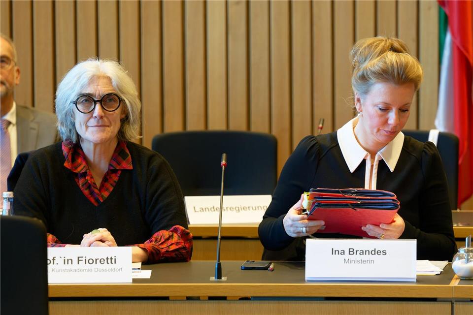 Die Rektorin war mit scharfer Kritik von allen Rednerinnen und Rednern konfrontiert. Henning Kaiser/dpa