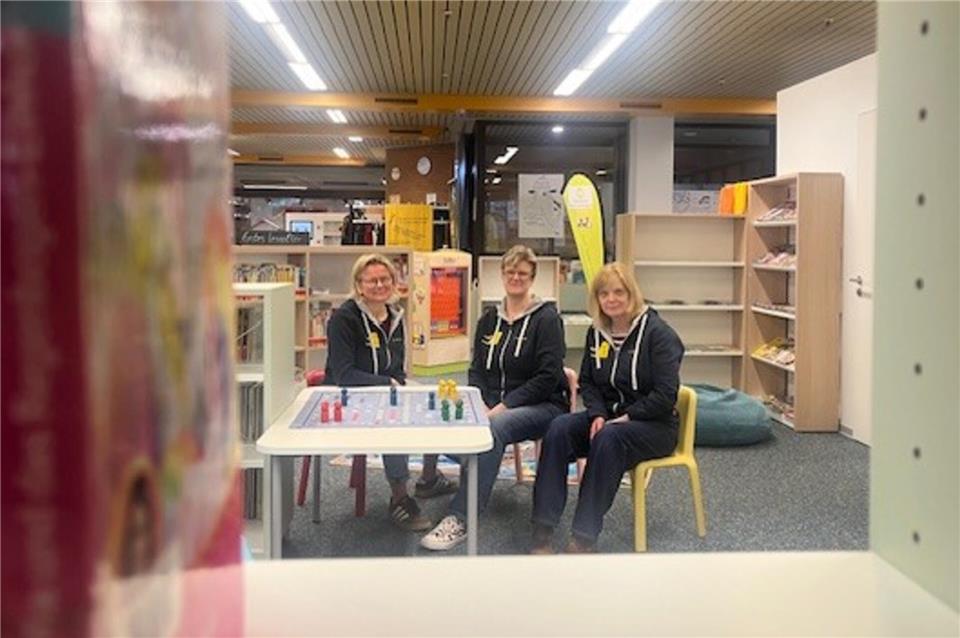 Die Remigius-Bücherei bleibt eine beliebte Anlaufstelle für Bücherwürmer. Das freut unter anderem Britta Henkel, Claudia Heitfeldt und Sonja Klann (von links) aus dem Team der Bücherei.