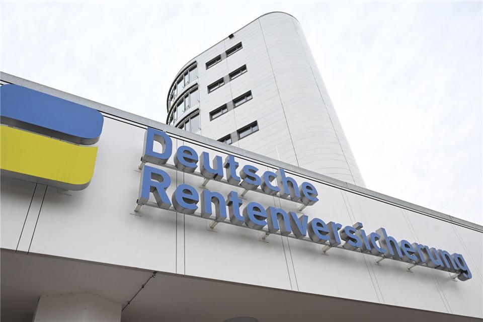 Die Rentenkommission soll grundlegende Reformvorschläge machen. (Archivbild)Bernd Weißbrod/dpa