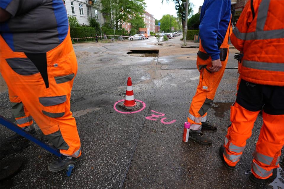 Die Reparaturarbeiten sollen nicht vor Montag starten. Marcus Brandt/dpa