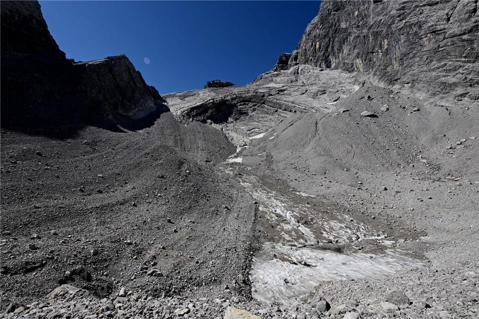 Die Reste des Gletschers Watzmann.Angelika Warmuth/dpa