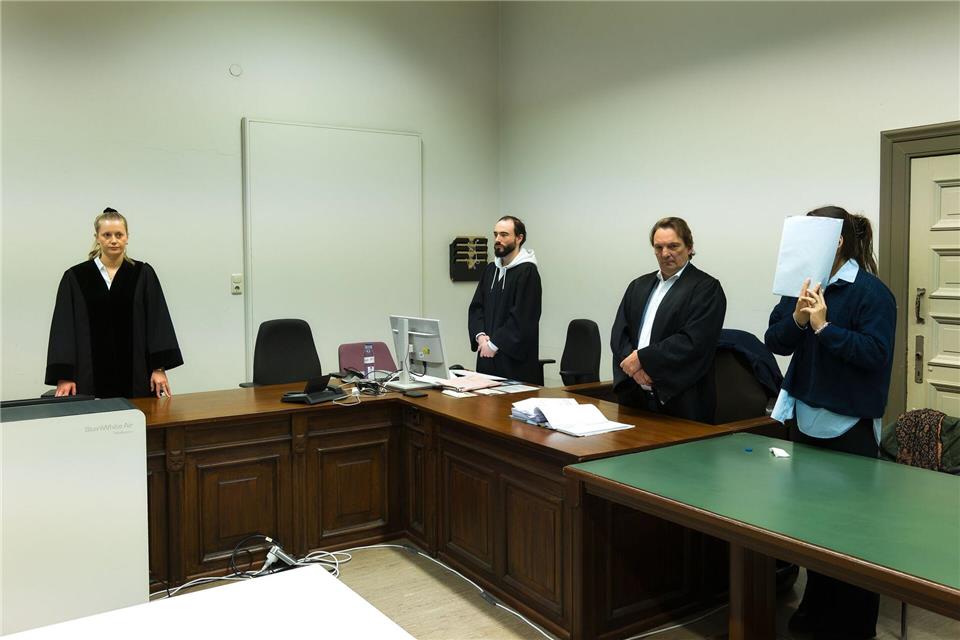 Tod in der Badewanne – Prozess gegen Pflegekraft eingestellt Die Richterin stellte das Verfahren gegen die Angeklagte gegen eine Zahlung von 1.000 Euro ein.Marcus Golejewski/dpa