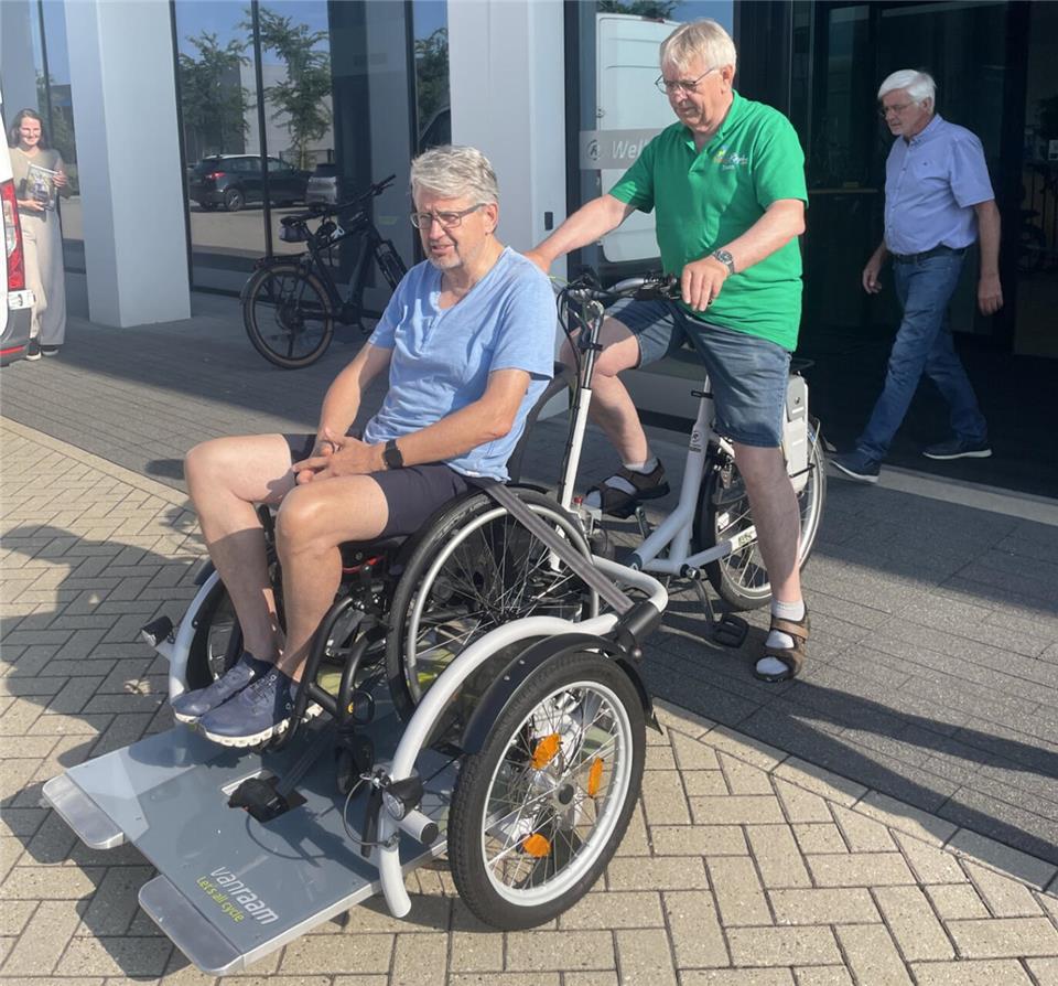 Die Rikschas bringen ein ganz anderes Fahrgefühl mit sich. Die Fahrer werden darauf noch eine Einweisung erhalten.