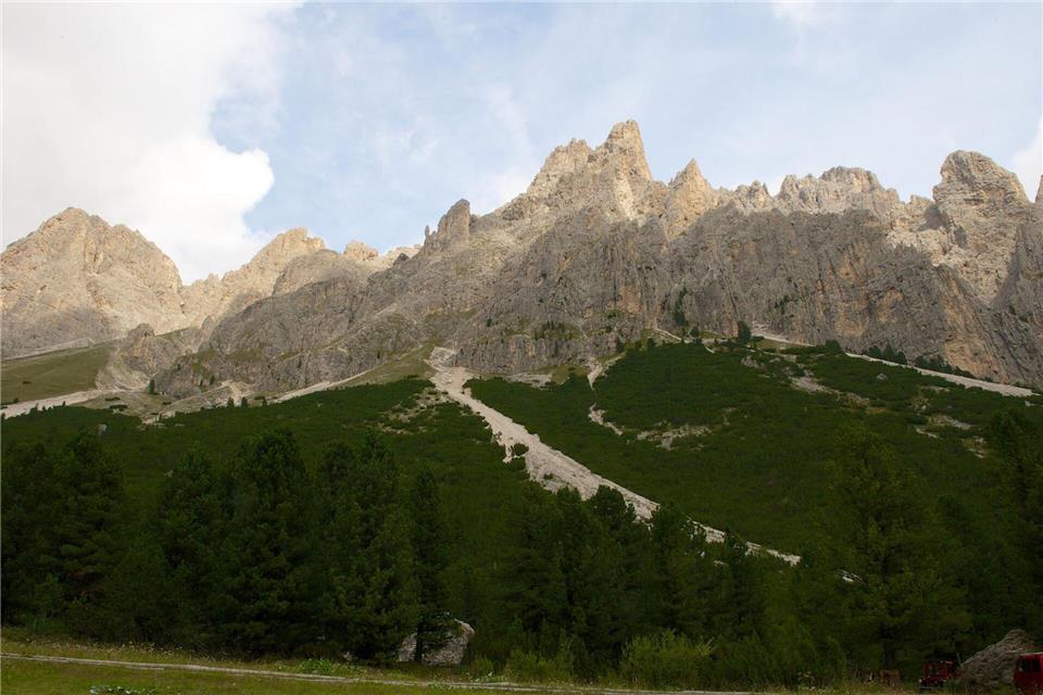Die Rosengartengruppe gehört zu den bekanntesten Gebirgszügen in den Dolomiten. (Archivbild)picture alliance / Ursula Düren/dpa
