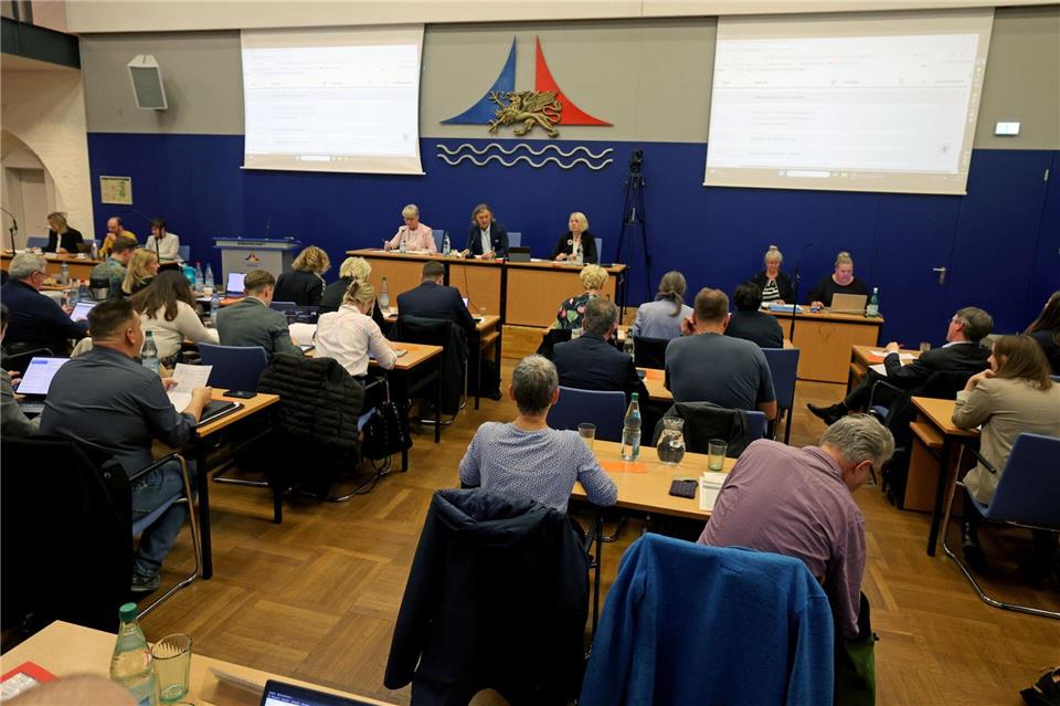 Die Rostocker Bürgerschaft debattiert erst im Januar über den Doppelhaushalt 2026/2027.Bernd Wüstneck/dpa