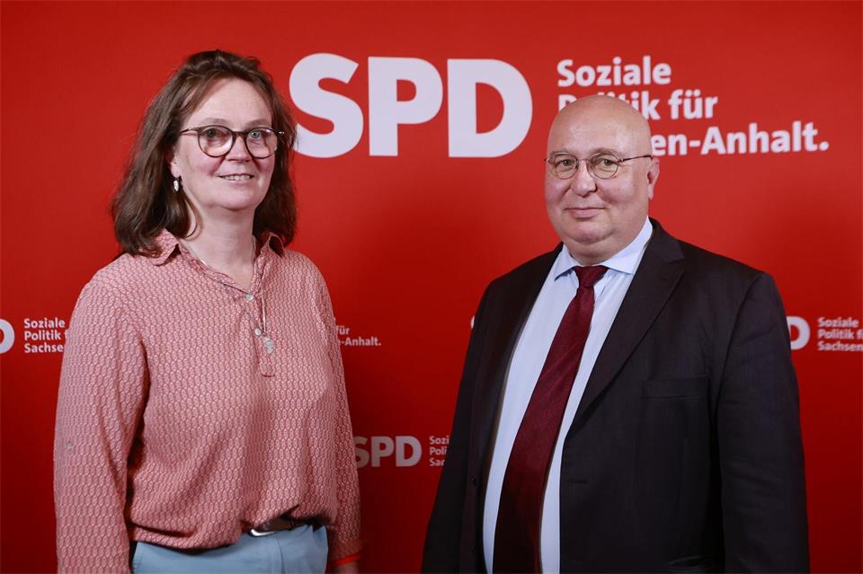 Die SPD-Landeschefs Juliane Kleemann und Andreas Schmidt laden zu Gesprächen ein. (Archivbild)Matthias Bein/dpa