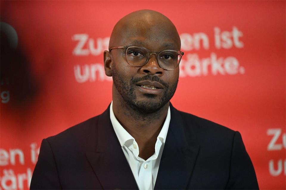 Die SPD und ihr Co-Vorsitzender Armand Zorn fordern zügig Eckpunkte. (Archivbild)Michael Brandt/dpa