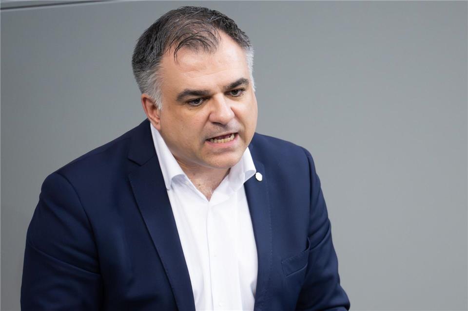 Die SPD warnt vor einer Überlastung der Versicherten. (Archivbild) Sebastian Christoph Gollnow/dpa