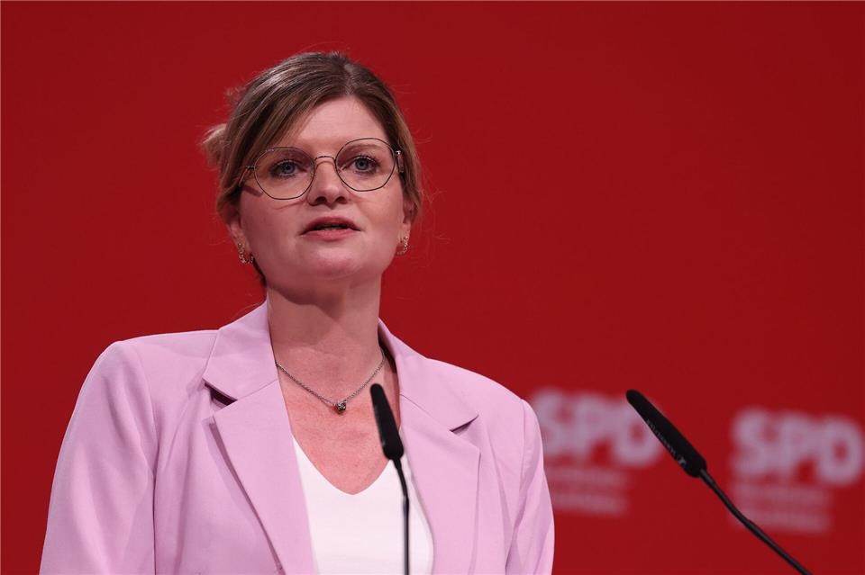Streit um Bildungs-Milliarden – Ruhrgebiet im Fokus Die SPD wirft der Landesregierung die Vernachlässigung des Ruhrgebiets vor. (Archivbild)David Young/dpa