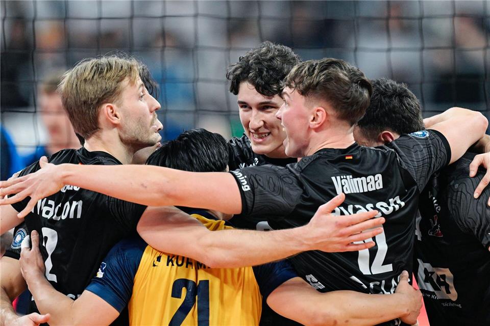 Die SVG Lüneburg hat die Hauptrunde der Volleyball-Bundesliga auf Platz eins beendet. (Archivbild)Uwe Anspach/dpa