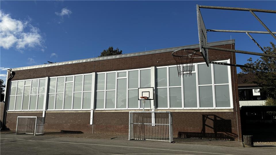 Die Sanierung der Sporthalle kann wohl doch erst 2027 starten.