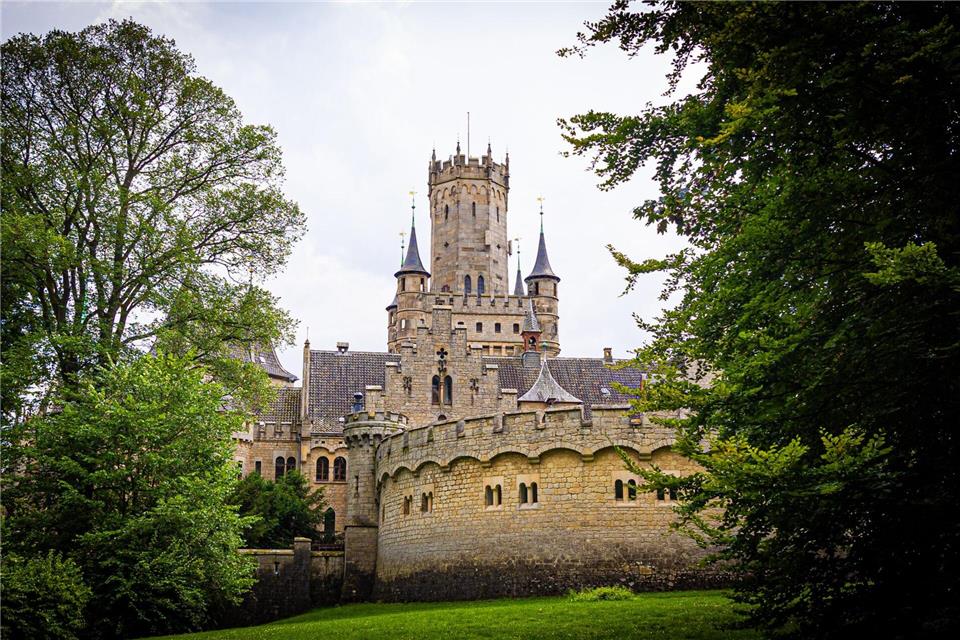 Die Sanierung der maroden Marienburg kommt voran, am Pfingstwochenende wird das Schloss für Besucher geöffnet. (Archivbild) Moritz Frankenberg/dpa