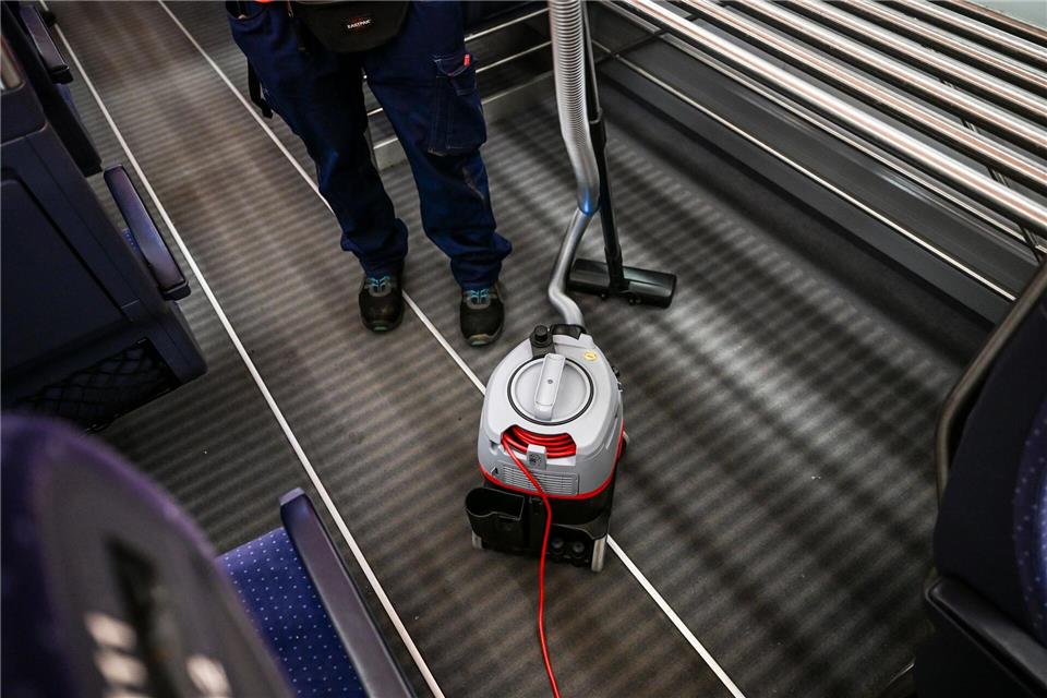 Die Sauberkeit in den Zügen soll sich verbessern.Jens Kalaene/dpa