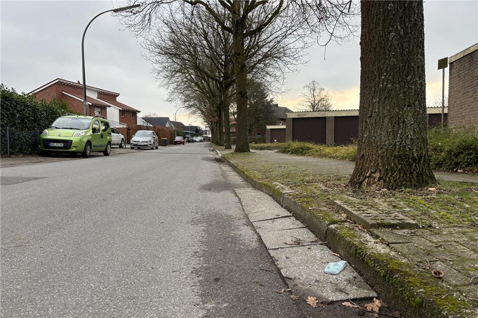 Die Schäden an den Gehwegen und die Probleme mit der Entwässerung der Steinstraße möchte die Verwaltung mit Unterstützung durch ein Ingenieurbüro angehen.