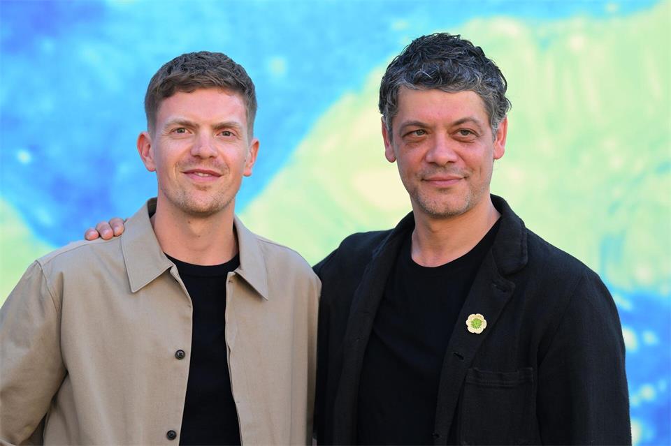Die Schauspieler Ferdinand Hofer (links) und Carlo Ljubek sind das neue „Tatort“-Team in München. (Archivbild)Felix Hörhager/dpa