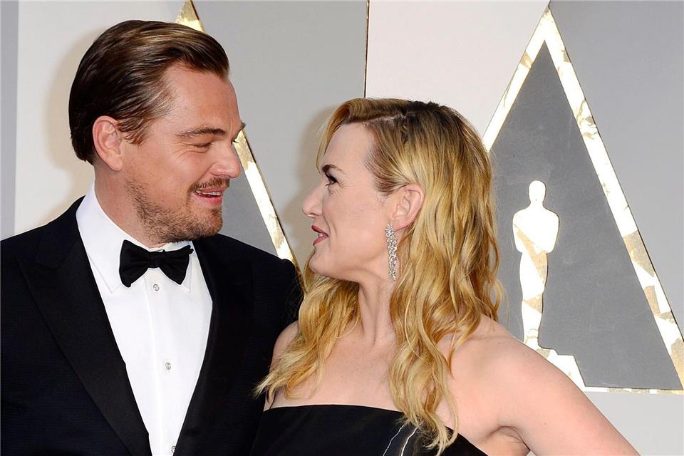 Die Schauspieler Leonardo DiCaprio und Kate Winslet vor fast zehn Jahren. 1997 waren sie das Traumpaar in „Titanic“. (Archivbild)Mike Nelson/EPA/dpa