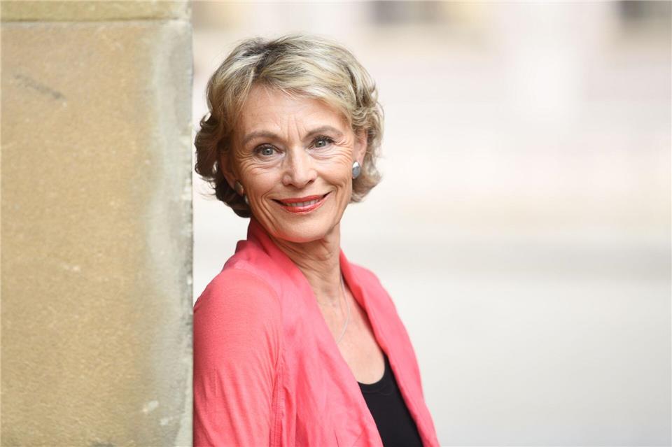 Die Schauspielerin Ilona Grübel steht seit ihrer Jugendzeit vor der Fernsehkamera. Jetzt wird sie 75 Jahre alt. (Archivbild)Tobias Hase/dpa
