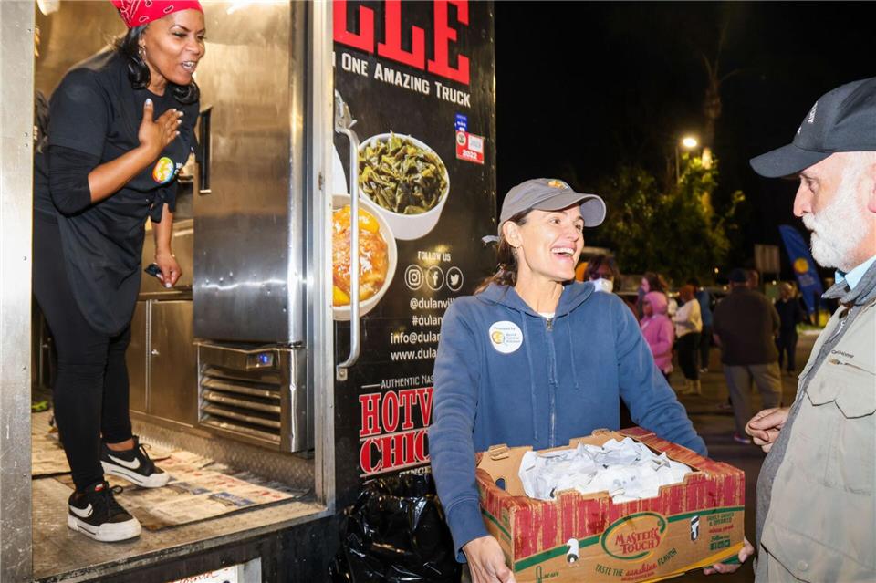 Die Schauspielerin Jennifer Garner ist eine der Helferinnen bei der Organisation World Central Kitchen.Amy Katz/ZUMA Press Wire/dpa