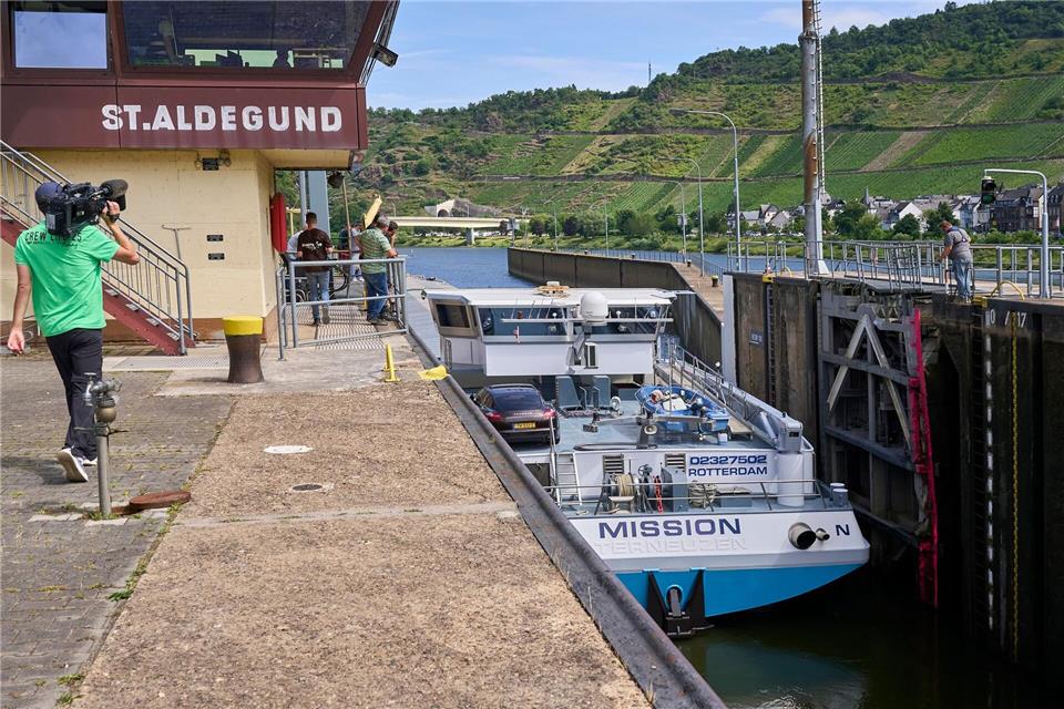 Die Schleuse in St. Aldegund läuft wieder im Notbetrieb.Sascha Ditscher/dpa
