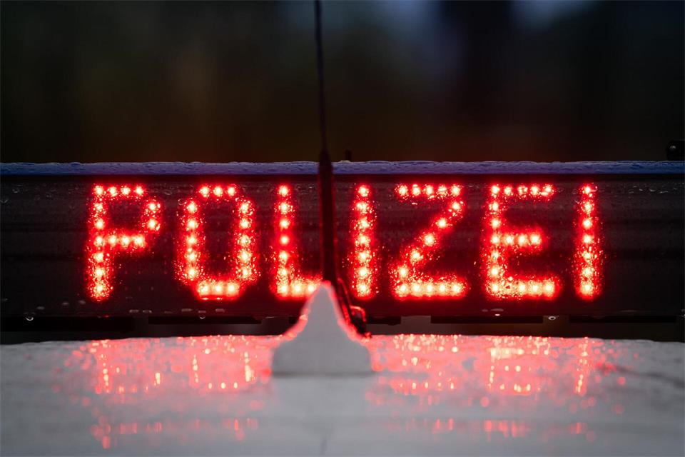 Die Schmierereien wurden am Mittwoch angezeigt. (Symbolbild)Soeren Stache/dpa
