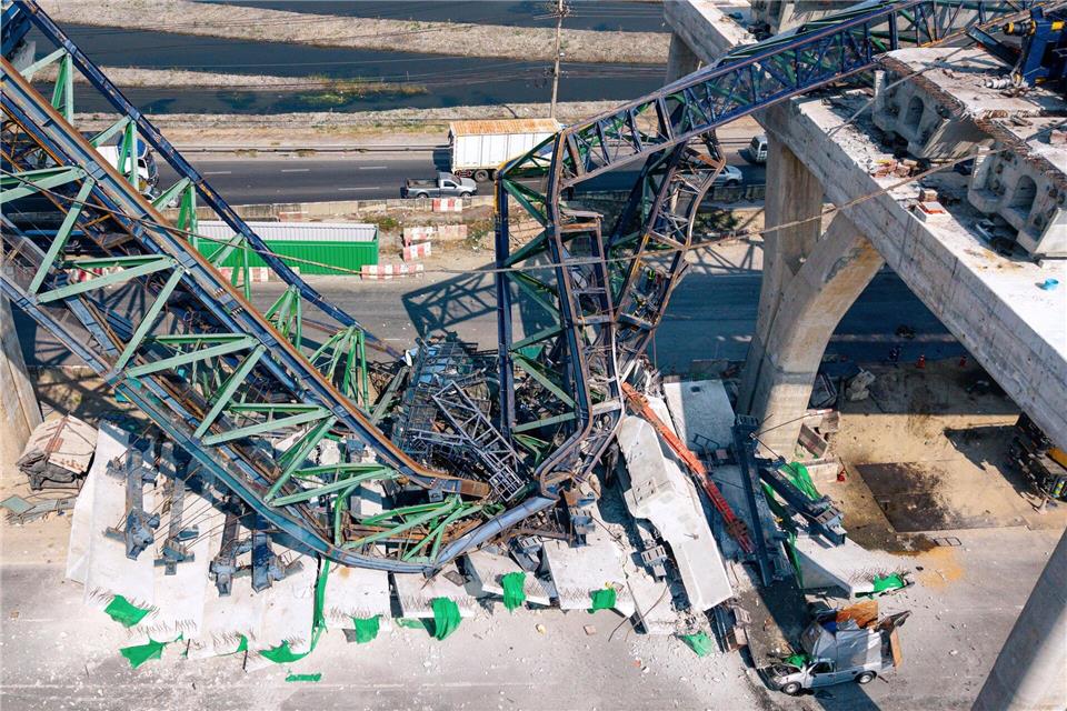 Die Schnellstraße ist eine wichtige Hauptverkehrsader.Arnun Chonmahatrakool/AP/dpa