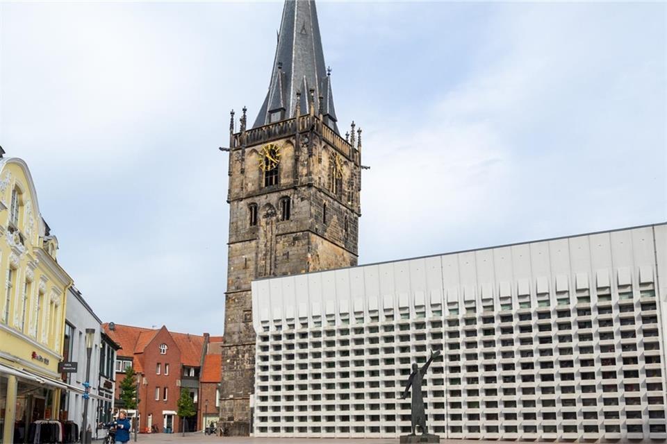 Die Schönheit der Ahauser Kirche St. Mariä Himmelfahrt erschließt sich nicht jedem Passanten.