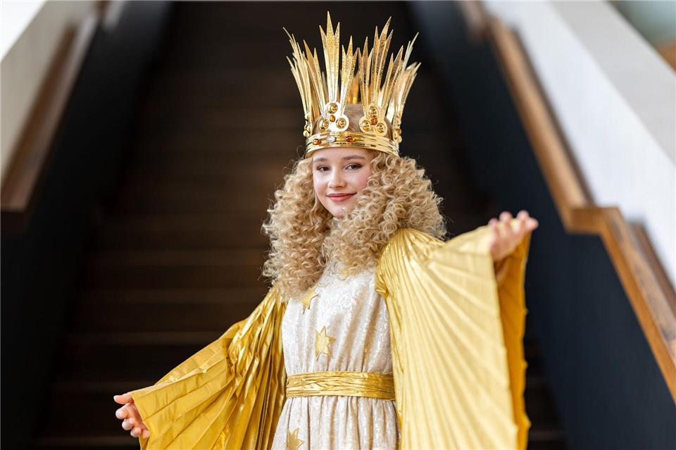 Die Schülerin Nora Falk ist 2025/26 das Nürnberger Christkind. (Archivbild) Daniel Karmann/dpa