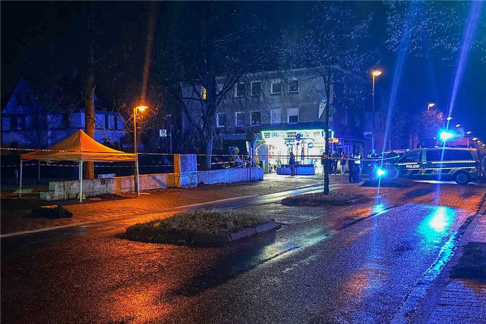 Die Schüsse fielen in der Nähe eines Kiosks, in dem Opfer und Täter zuvor gesehen worden waren. (Archivbild)Justin Brosch/dpa