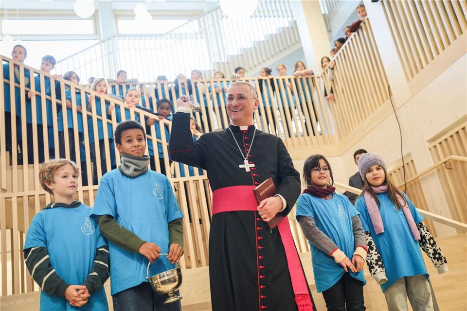 Die Schulkinder ziehen nach den Märzferien in das Gebäude.Christian Charisius/dpa