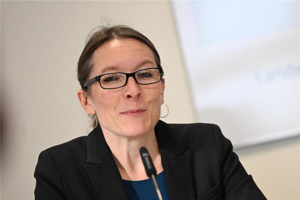 Die Schulsenatorin freut sich über erneut bessere Abschlüsse im Abi-Jahrgang. (Archivbild)Shireen Broszies/dpa