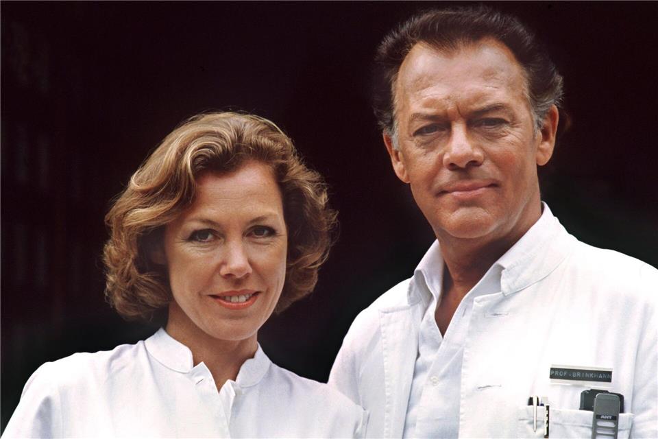 „Die Schwarzwaldklinik“ brachte in den 1980er Jahren Patientenfälle ins Fernsehen. (Archivbild) Eva von Maydell/dpa