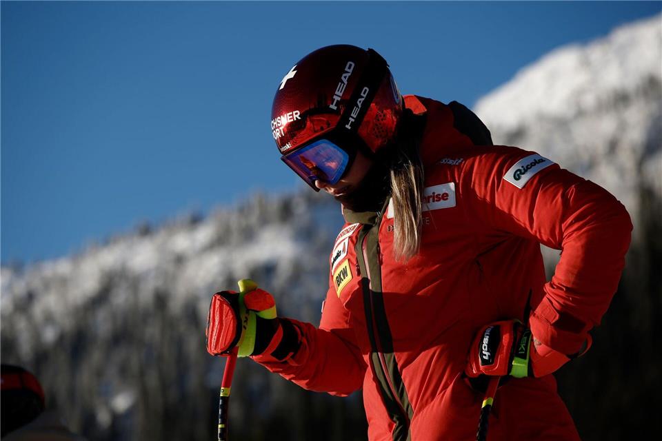 Die Schweizerin Corinne Suter muss verletzungsbedingt mehrere Wochen aussetzen. (Archivbild)Gabriele Facciotti/AP/dpa
