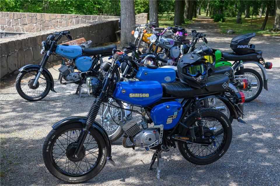 Die Schweriner Landesregierung will bürokratische Hürden beim Erwerb von reimportierten Simson-Mopeds abbauen. Patrick Pleul/dpa