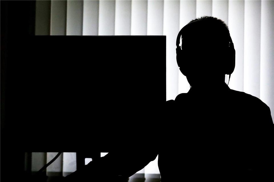 Die Sicherheitsbehörden sollen für bestimmte Zwecke Daten mit Hilfe von Künstlicher Intelligenz auswerten dürfen. (Symbolbild)Christian Charisius/dpa